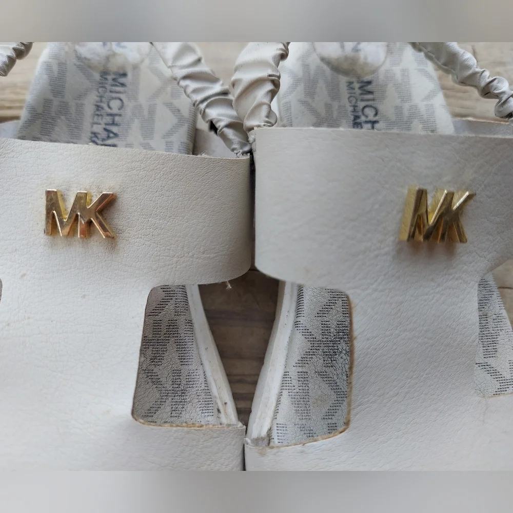 ☂️3/$30 -MK girls sandals,  size 12, white with gold